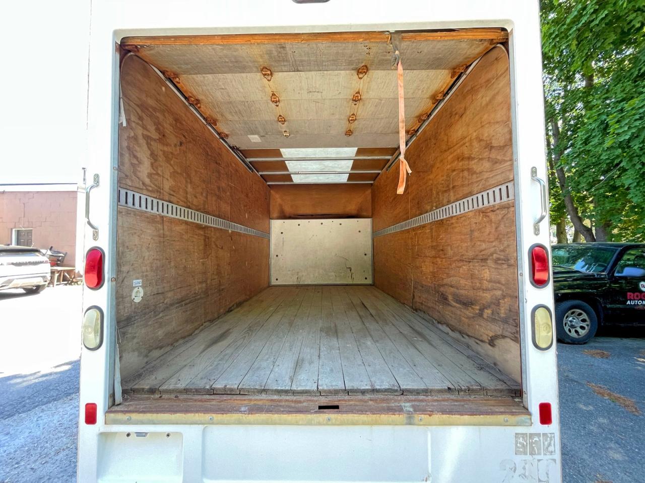 2014 Chevrolet Express - Фото 6