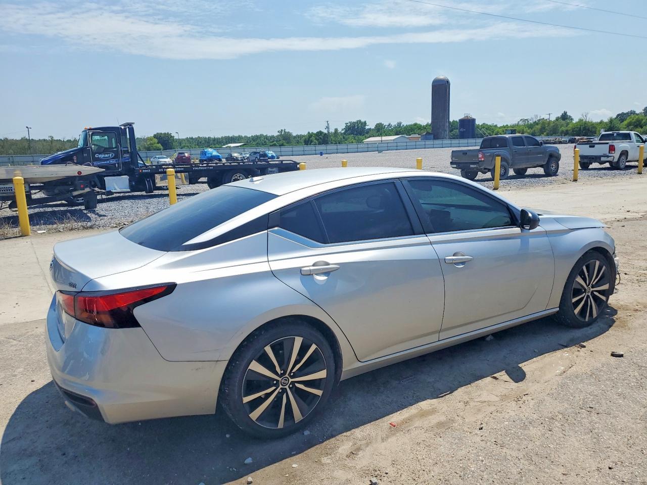 2019 Nissan Altima Sr - Фото 3