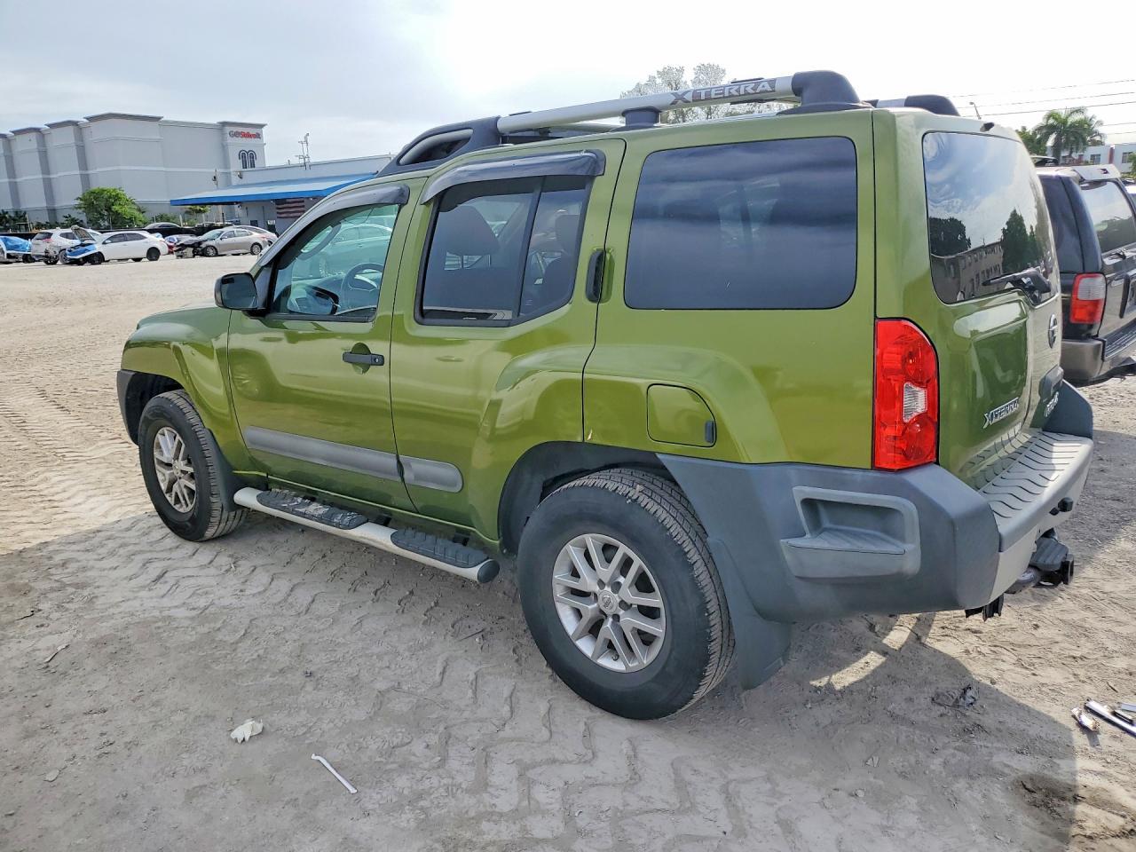 2012 Nissan Xterra Off Road - Фото 2