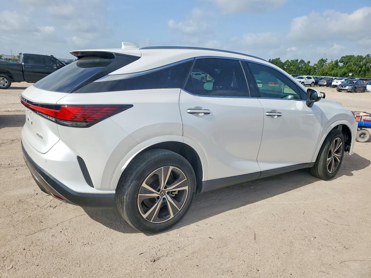 2023 Lexus Rx 350 Premium - Image 3