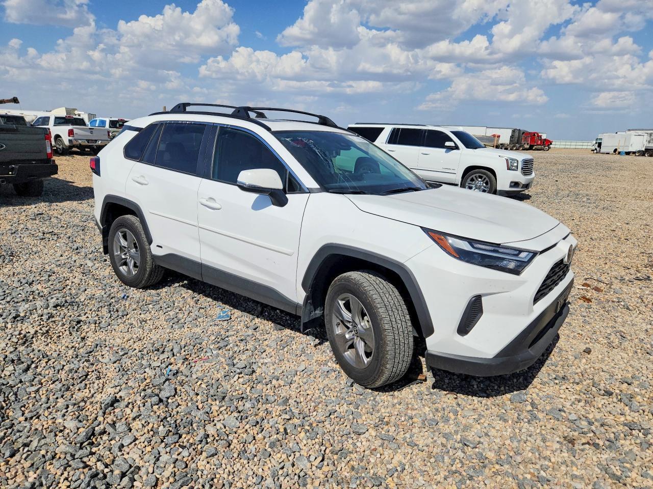 2025 Toyota Rav4 Hybrid Xle - Image 4