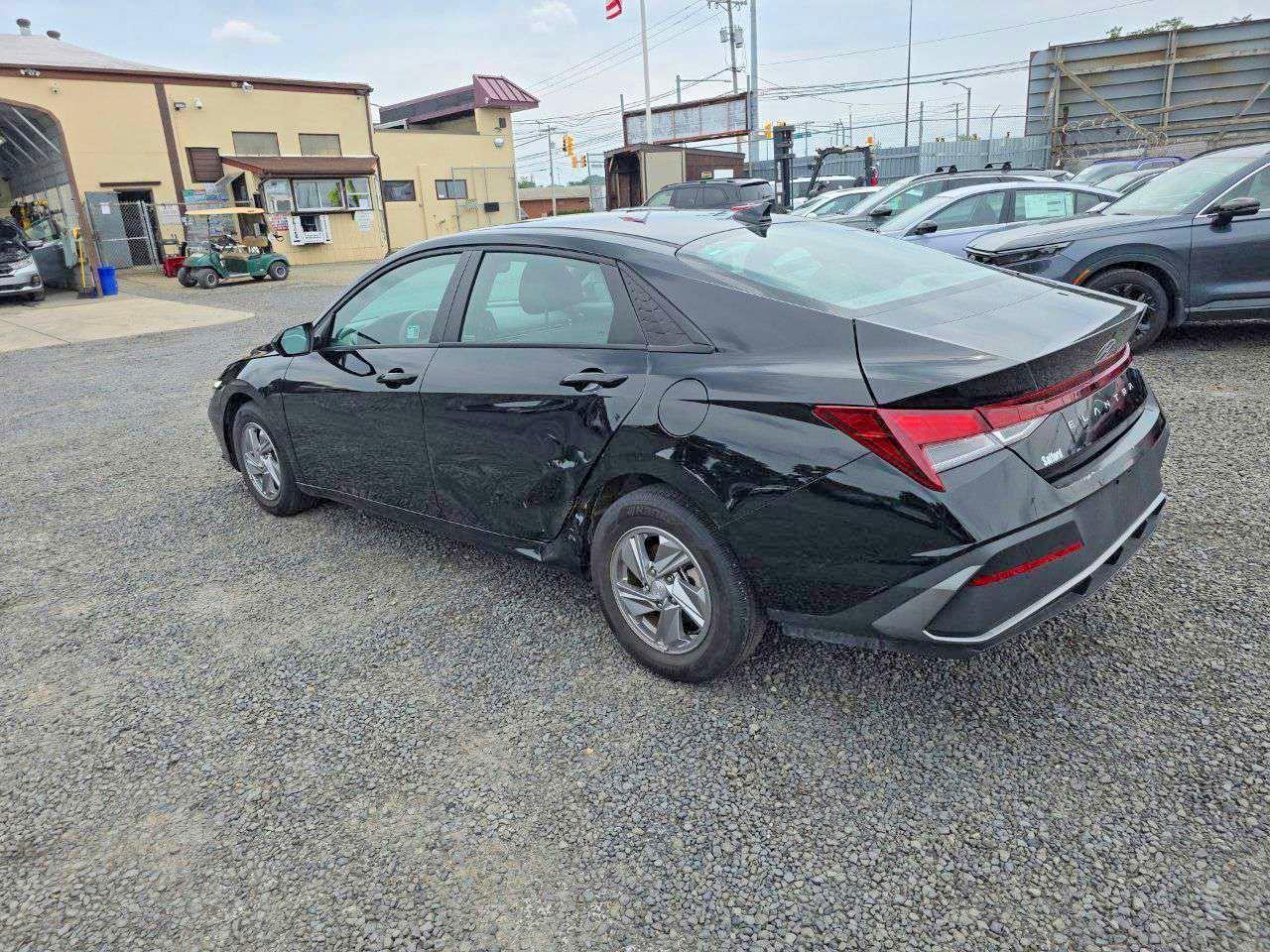 2025 Hyundai Elantra Se - Фото 2