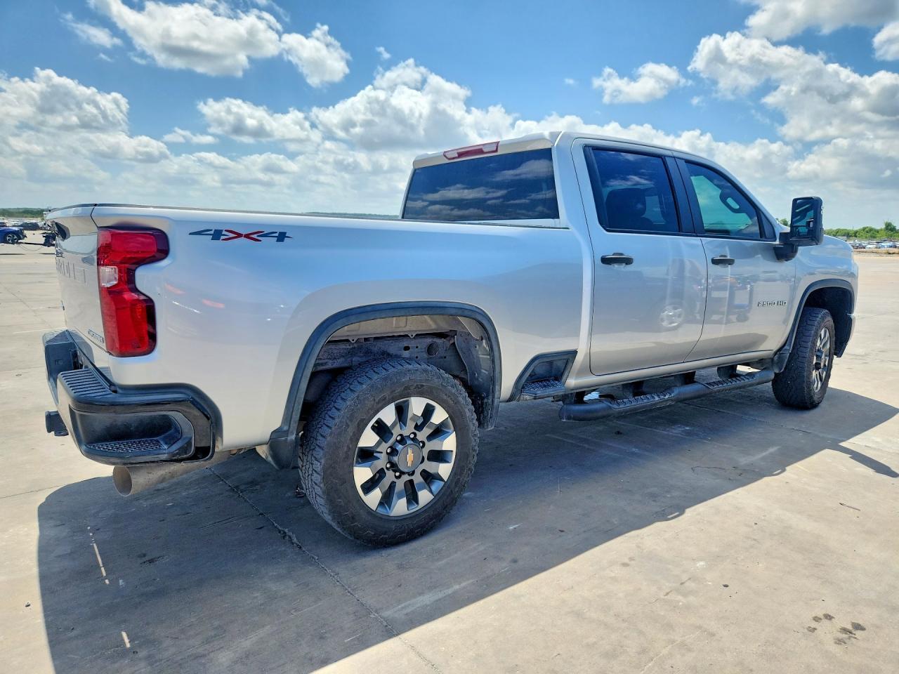 2023 Chevrolet Silverado K2500 Custom - Image 3