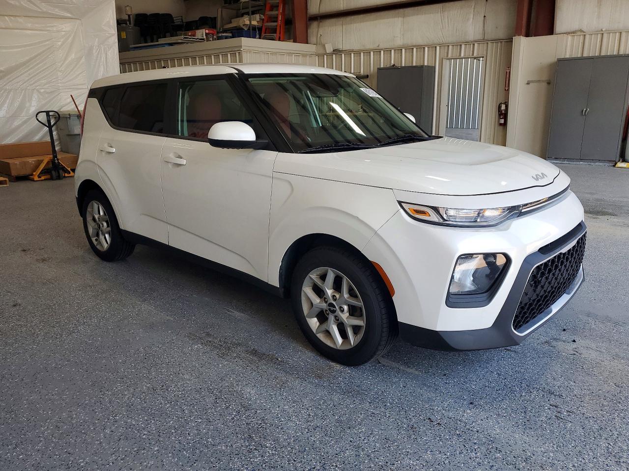 2022 Kia Soul Lx - Image 4