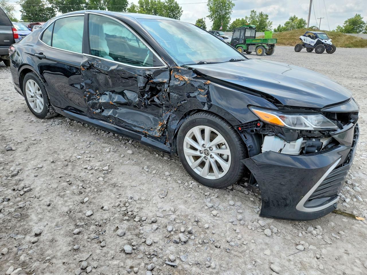 2023 Toyota Camry Le - Фото 4