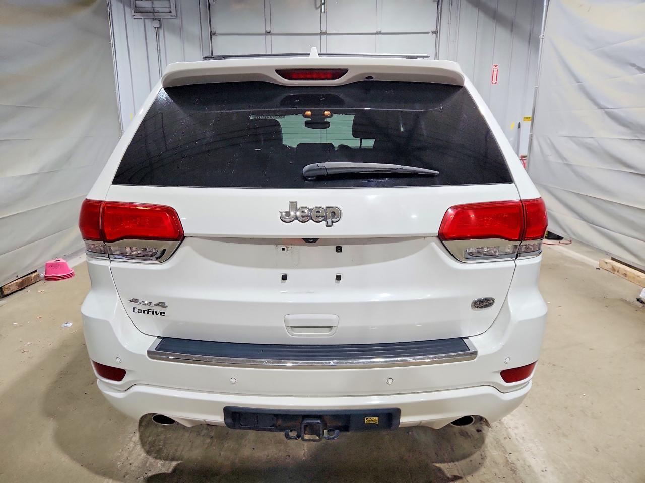 2018 Jeep Grand Cherokee Overland - Image 6