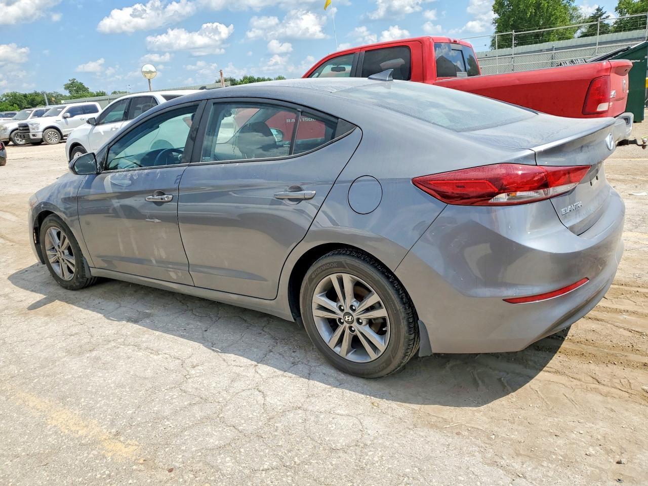 2018 Hyundai Elantra Value Edition - Фото 2