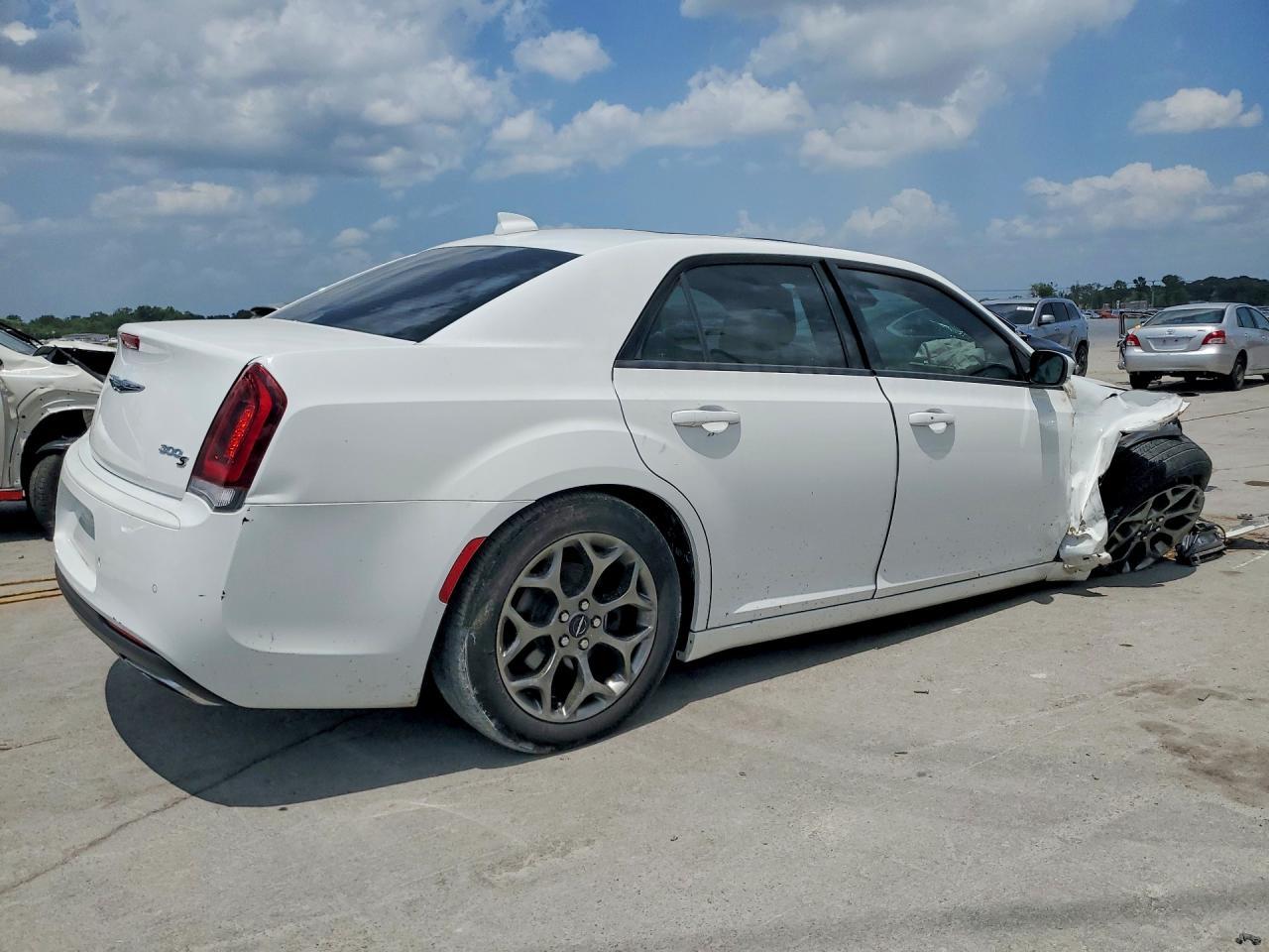 2015 Chrysler 300 S - Фото 3