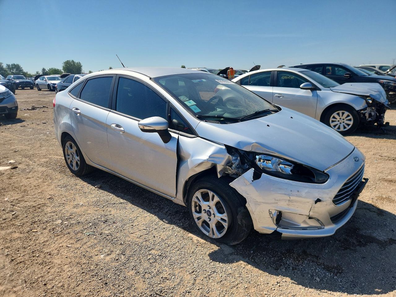 2016 Ford Fiesta Se - Фото 4
