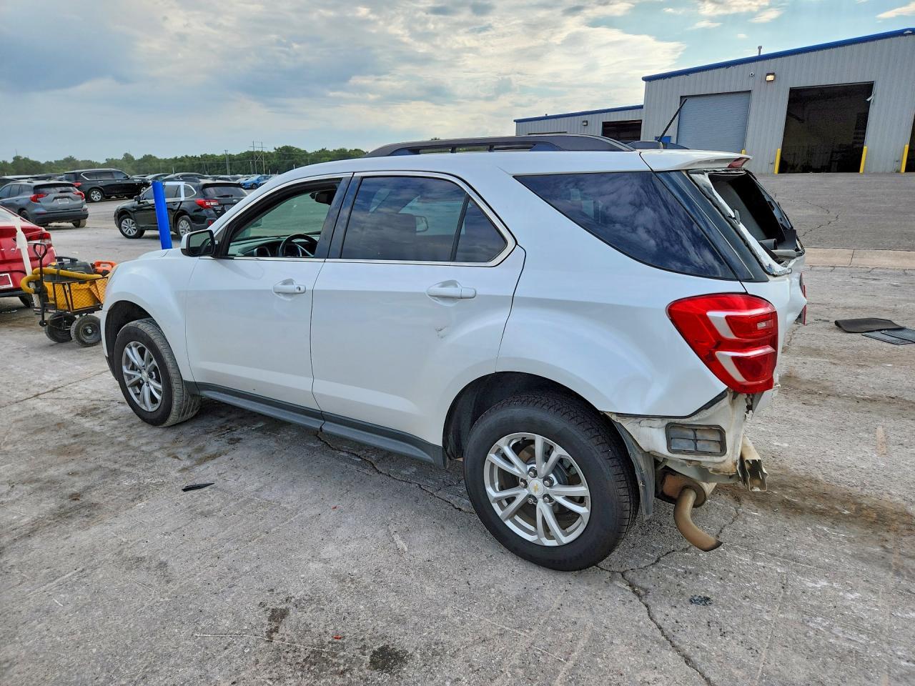 2016 Chevrolet Equinox Lt - Image 2