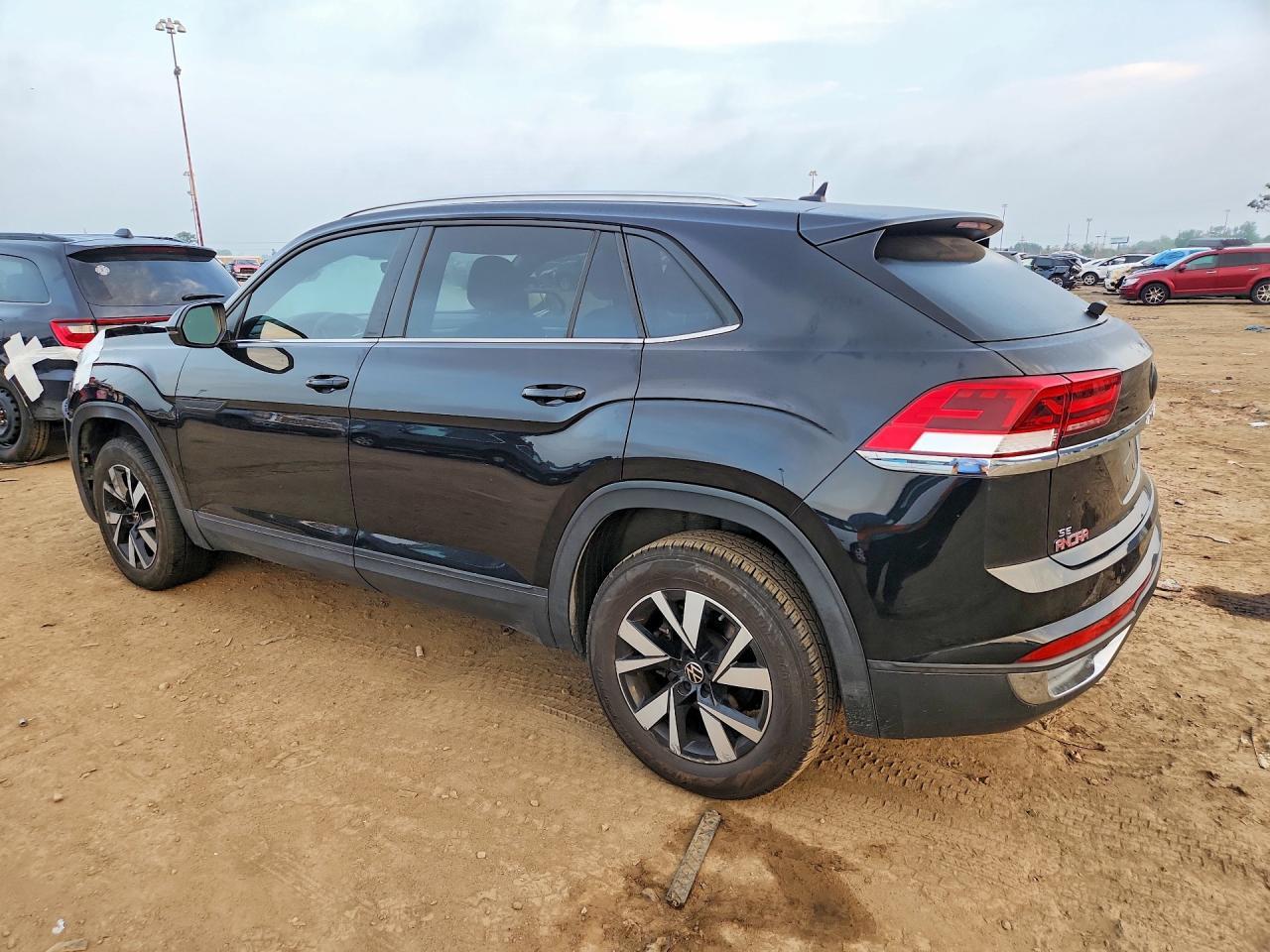 2023 Volkswagen Atlas Cross Sport Se - Image 2