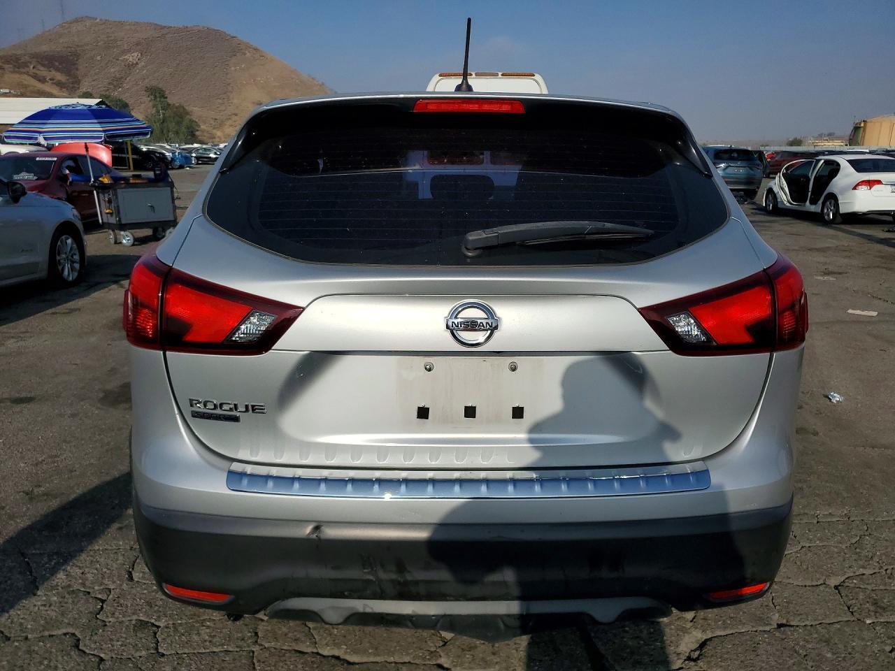 2018 Nissan Rogue Sport S - Image 6