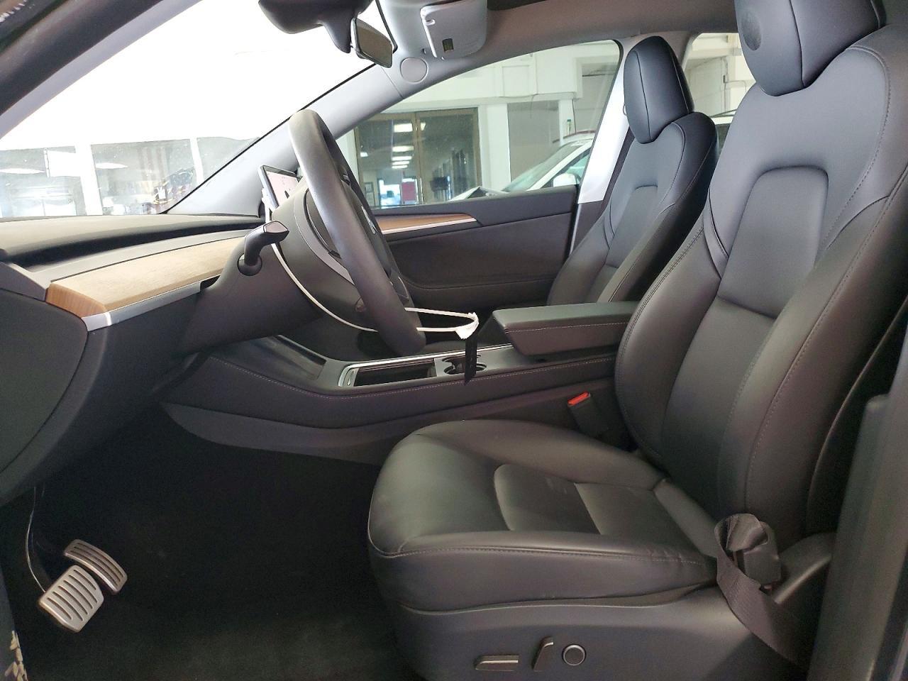 2024 Tesla Model Y - Image 7