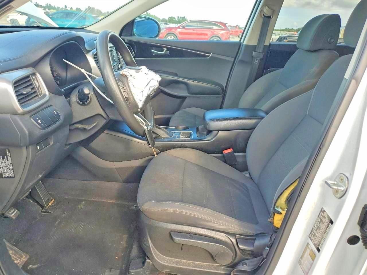 2017 Kia Sorento Lx - Image 7