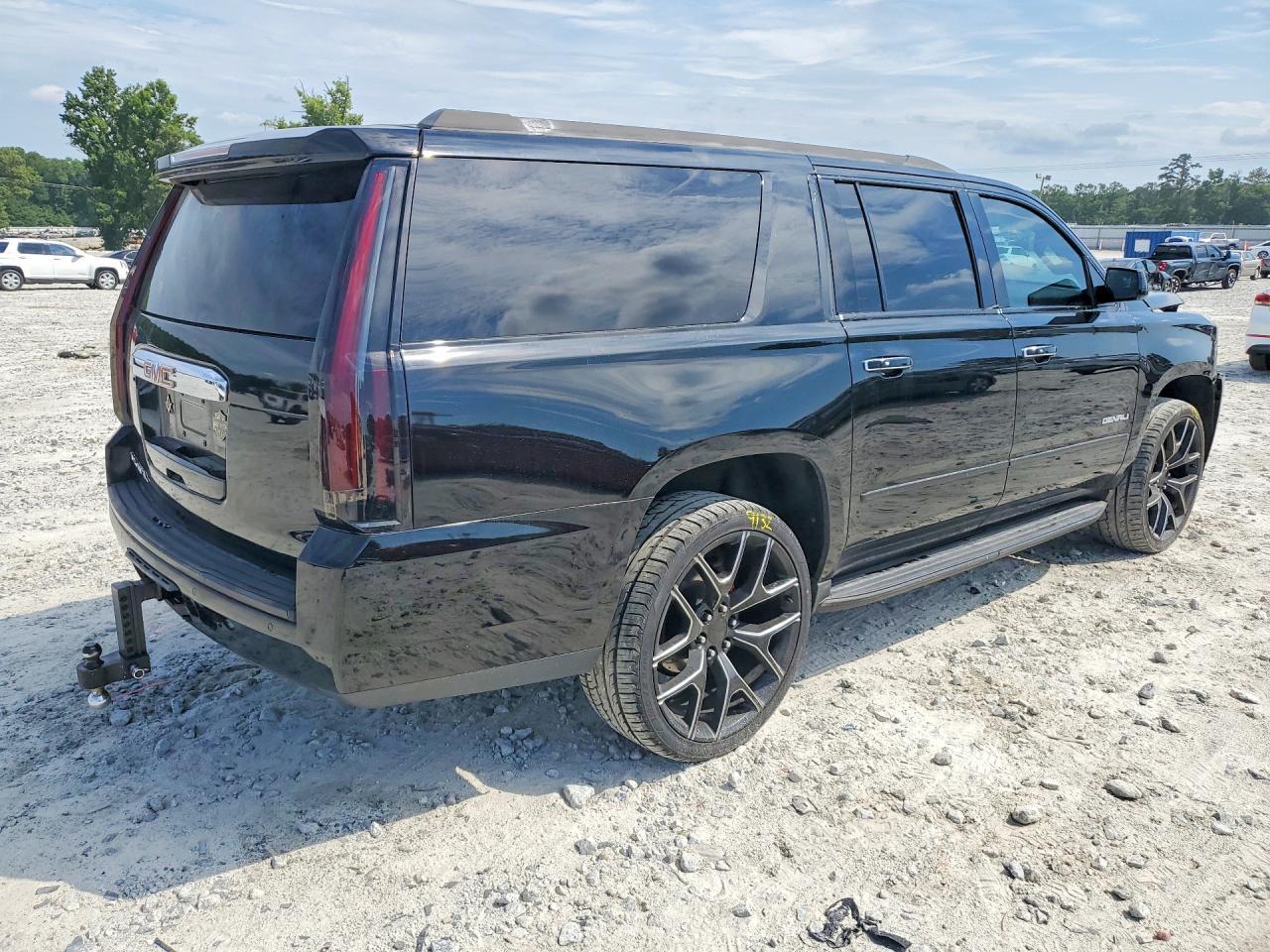 2015 GMC Yukon Xl Denali - Image 3