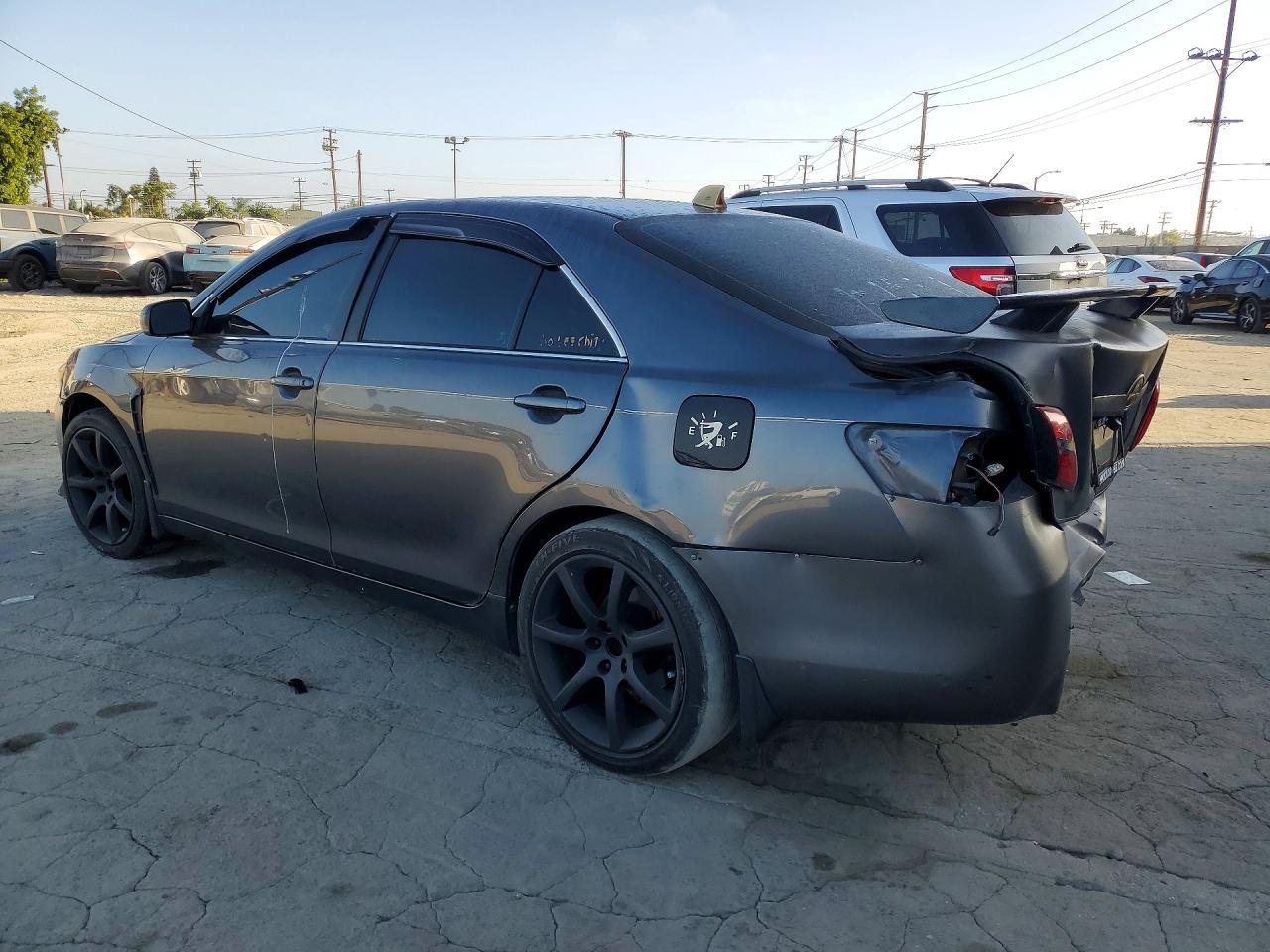 2011 Toyota Camry Le - Image 2
