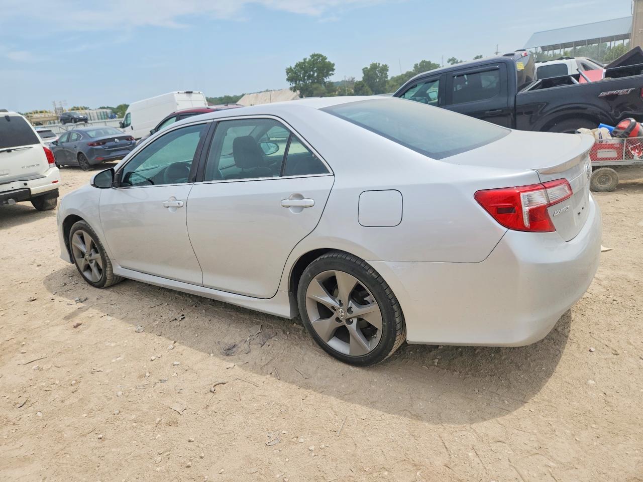 2014 Toyota Camry Se Sport - Фото 2