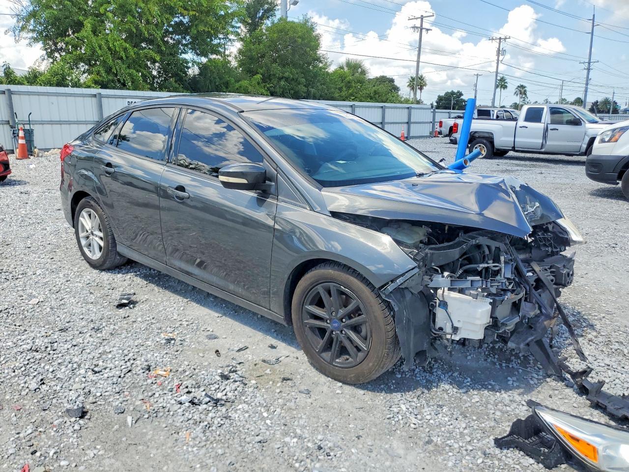 2017 Ford Focus - Image 4