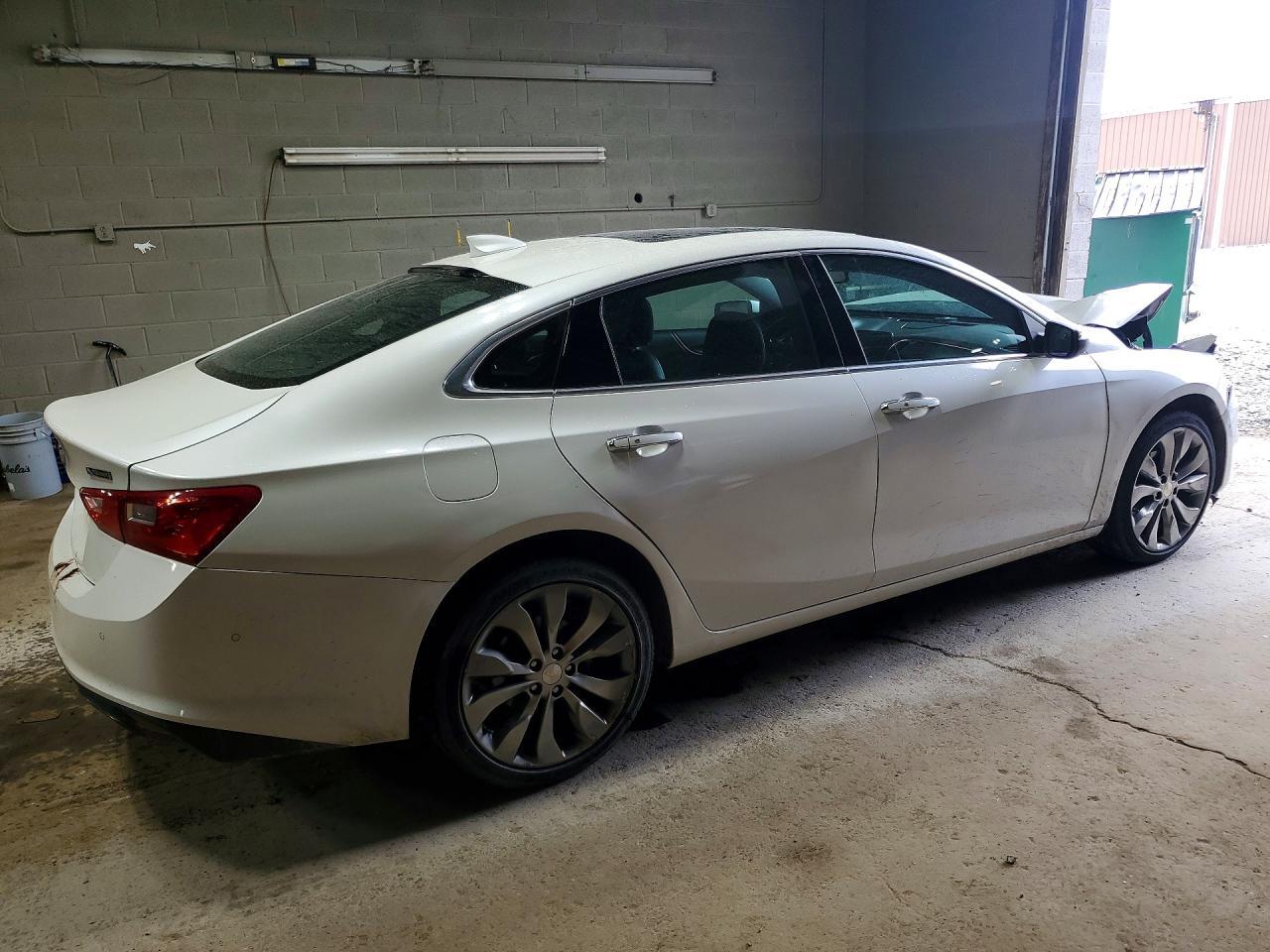 2016 Chevrolet Malibu Premier - Image 3
