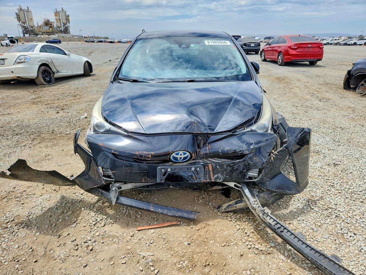 2016 Toyota Prius Three Touring - Фото 5