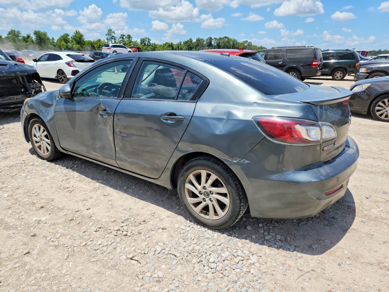 2013 Mazda 3 I - Image 2