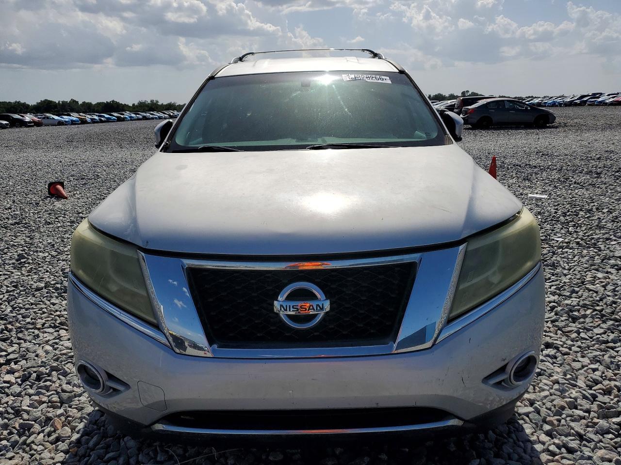 2013 Nissan Pathfinder S - Image 5