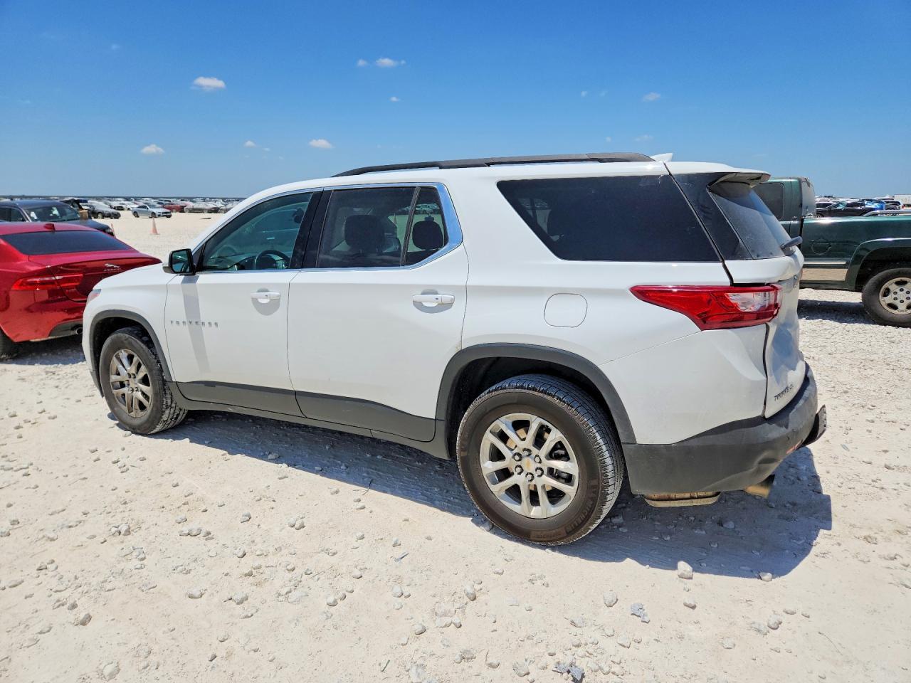 2021 Chevrolet Traverse Lt - Фото 2