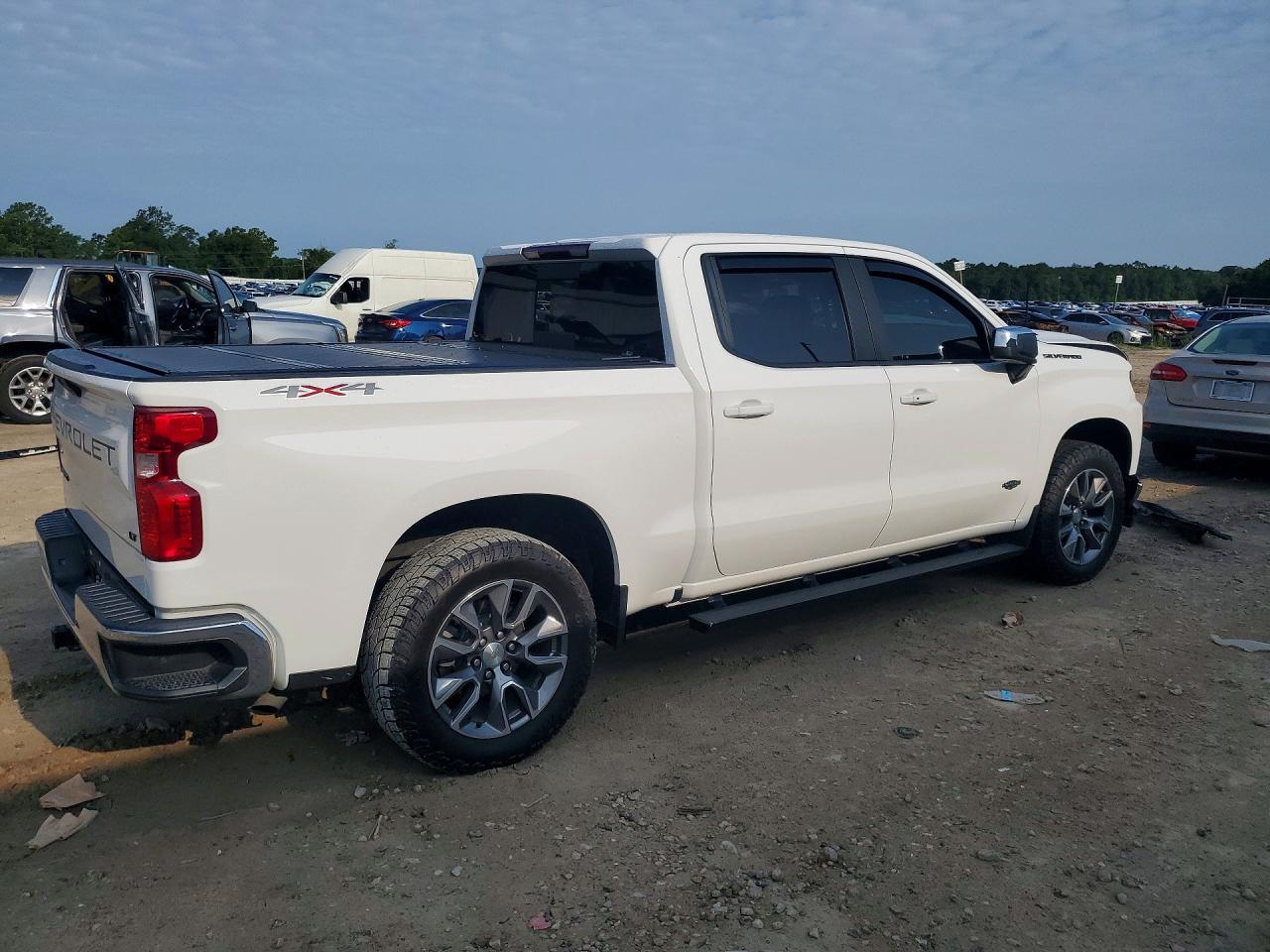 2021 Chevrolet Silverado K1500 Lt - Фото 3