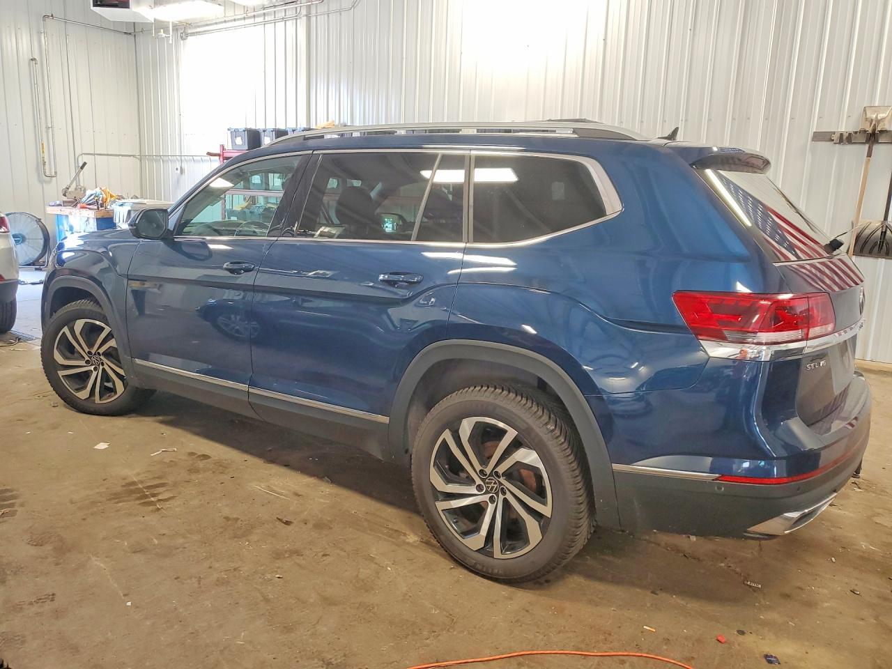 2021 Volkswagen Atlas Sel Premium - Фото 2