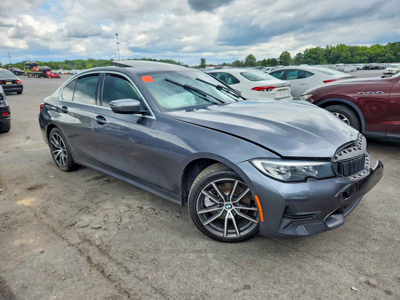 2020 BMW 330Xi - Image 4