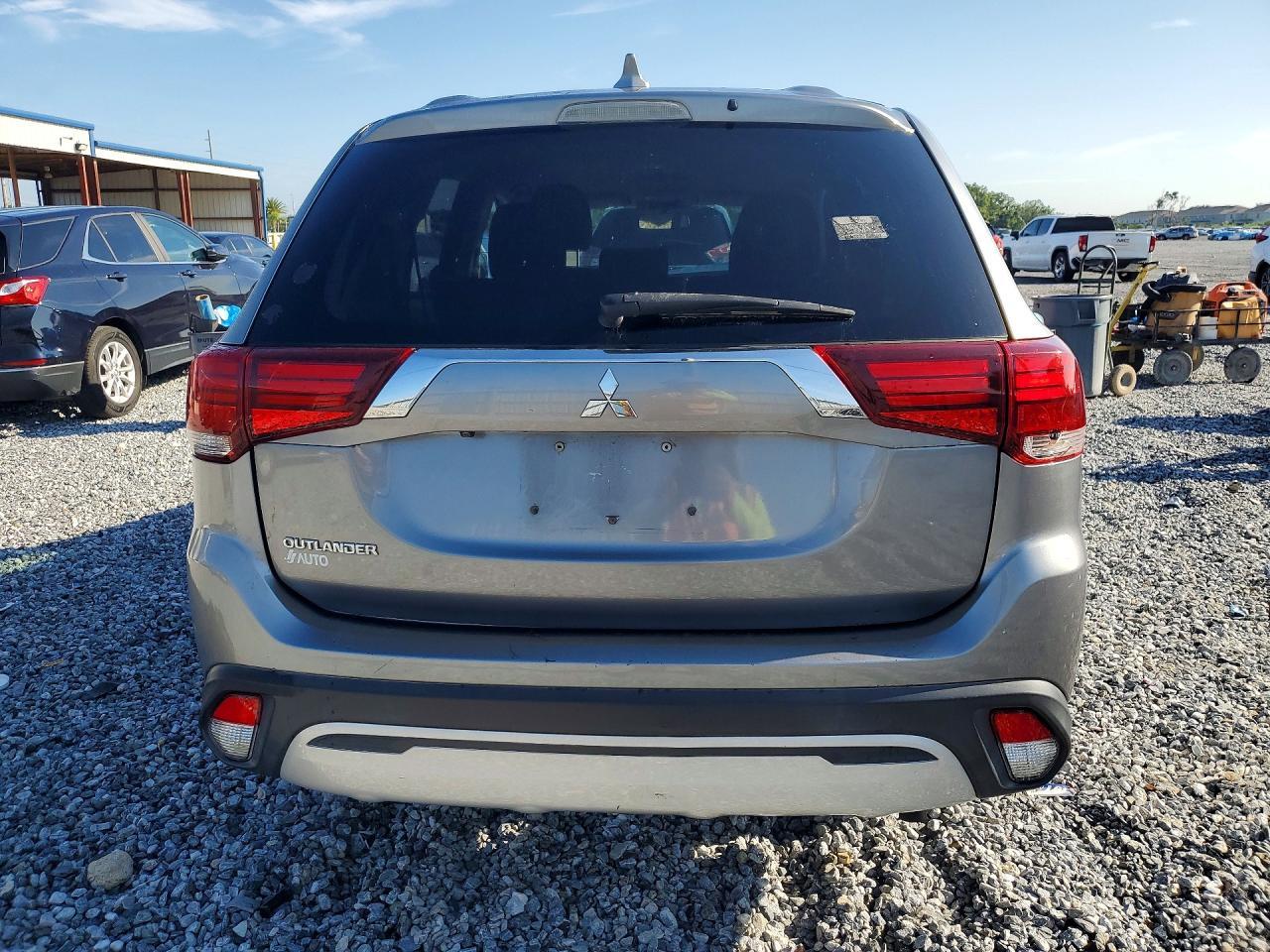2020 Mitsubishi Outlander Se - Фото 6