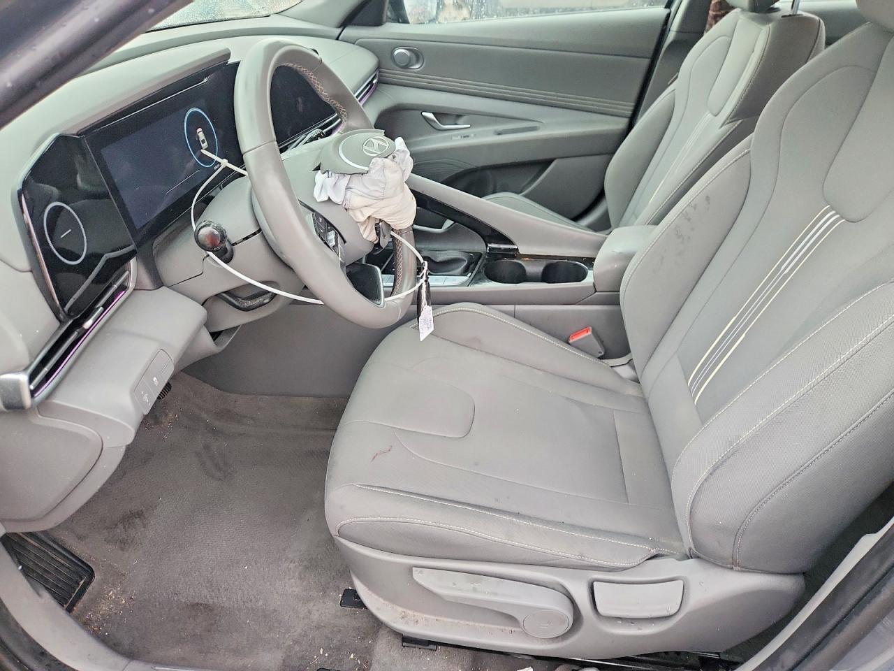 2024 Hyundai Elantra Sel - Image 7
