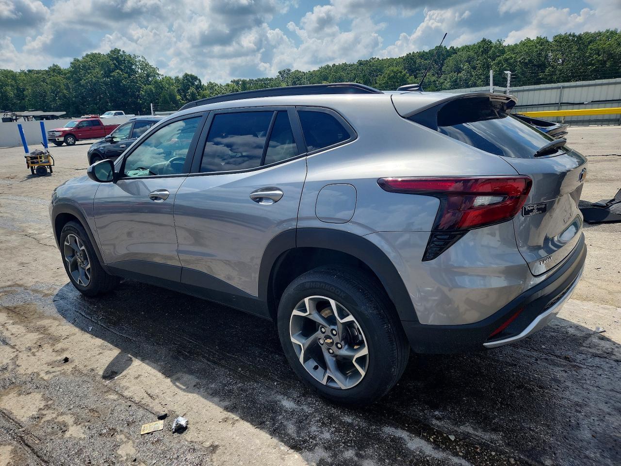 2025 Chevrolet Trax 1Lt - Фото 2