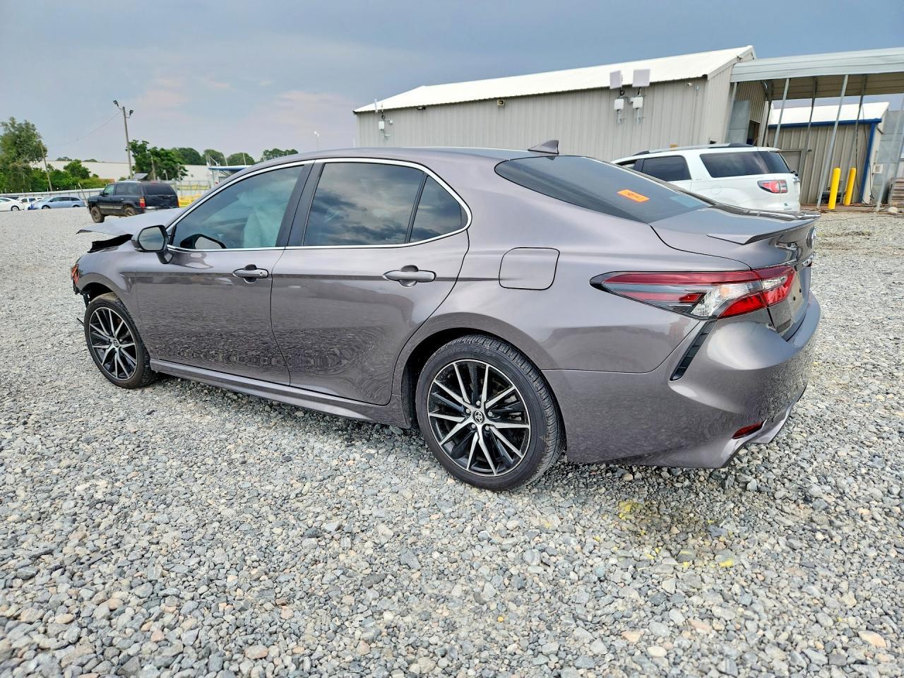 2024 Toyota Camry Se - Image 2