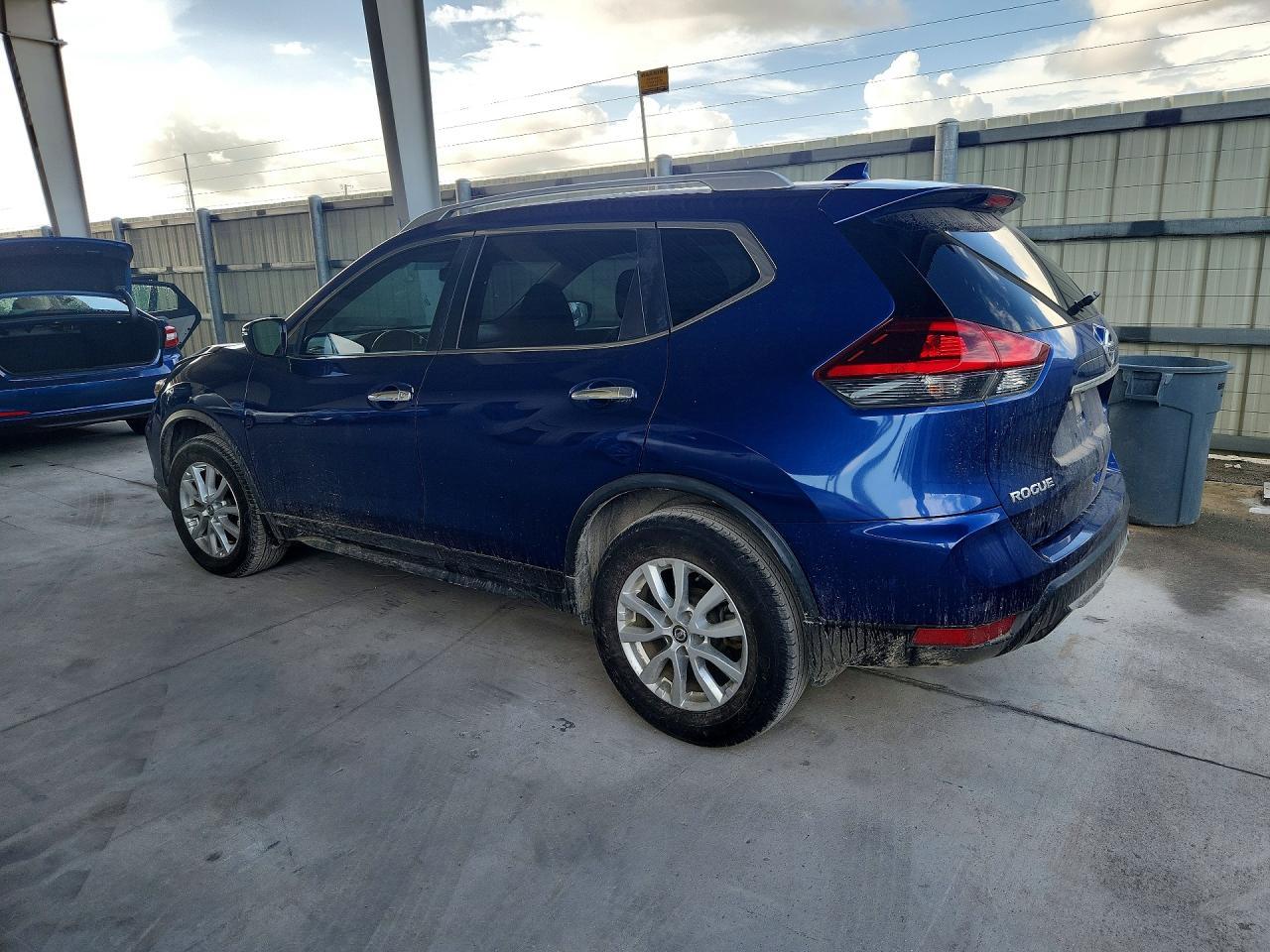 2020 Nissan Rogue S - Фото 2