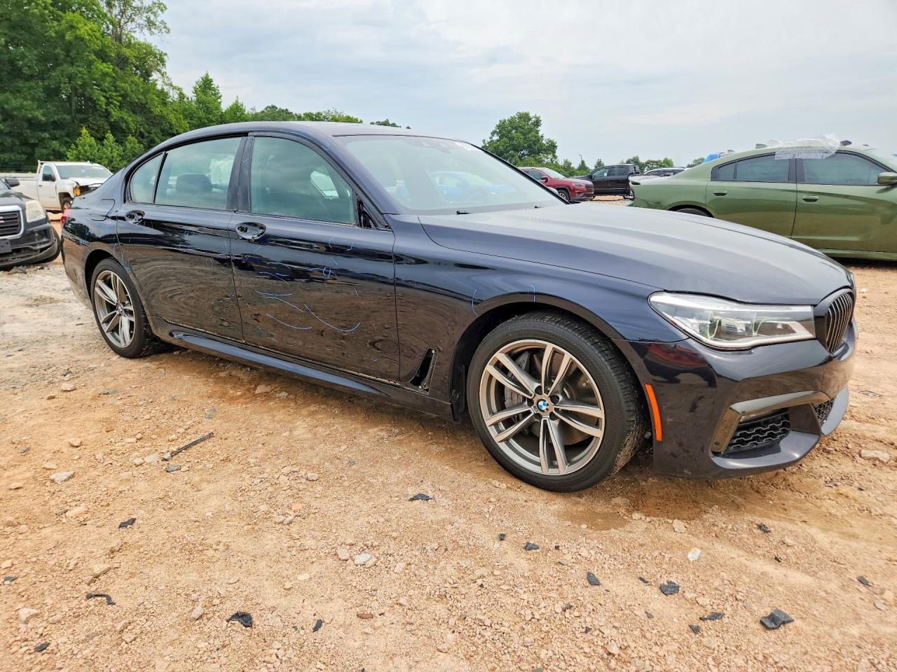 2019 BMW 750 I - Фото 4