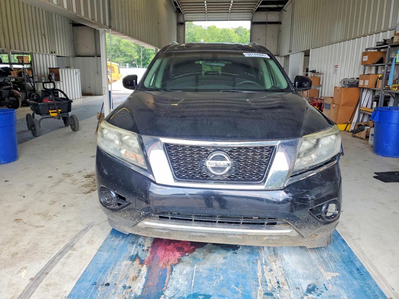 2013 Nissan Pathfinder S - Image 5