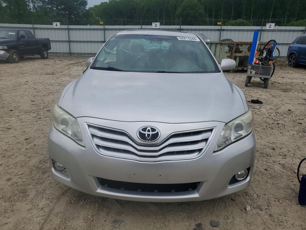 2010 Toyota Camry Xle - Image 5