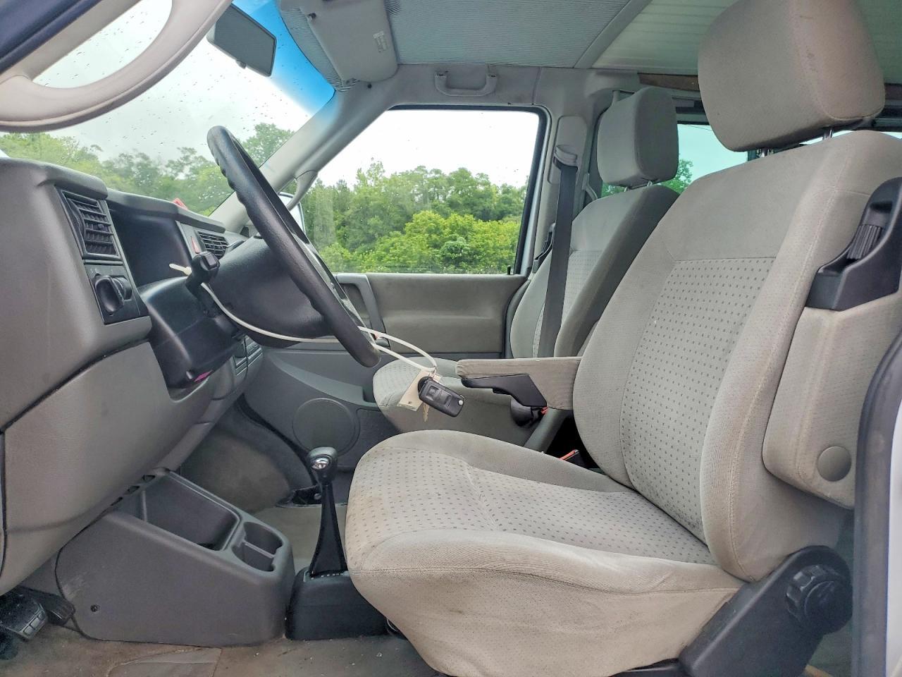2002 Volkswagen Eurovan Gls - Фото 7