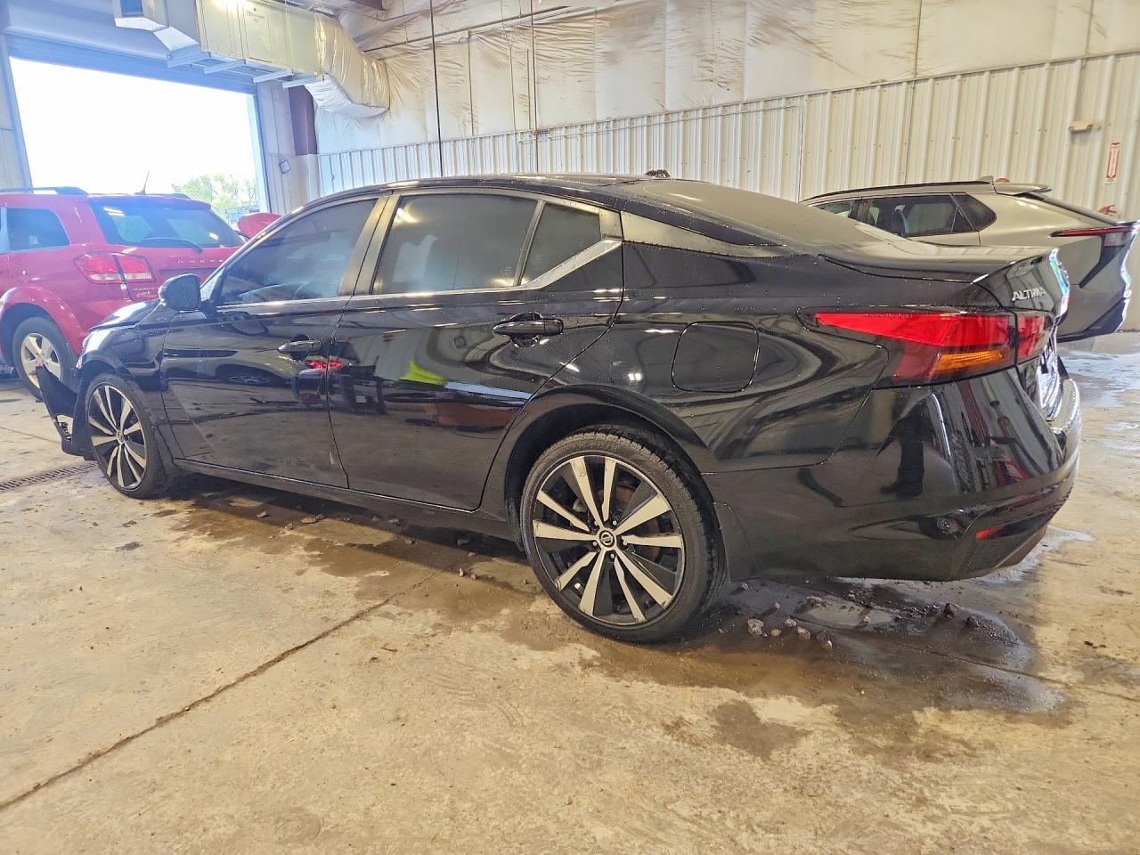 2020 Nissan Altima Sr - Фото 2