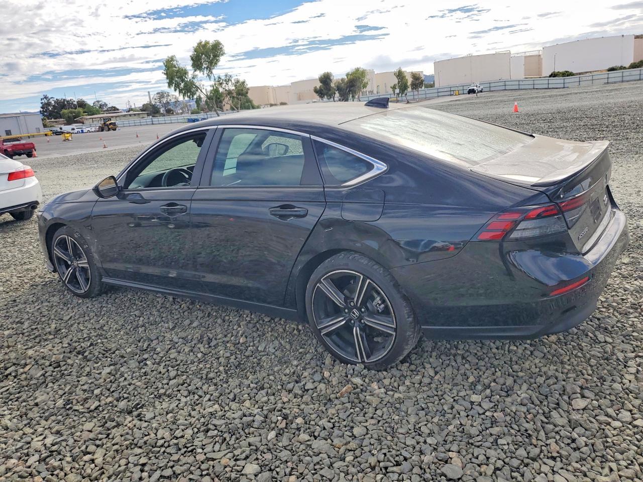 2024 Honda Accord Hybrid Sport - Image 2