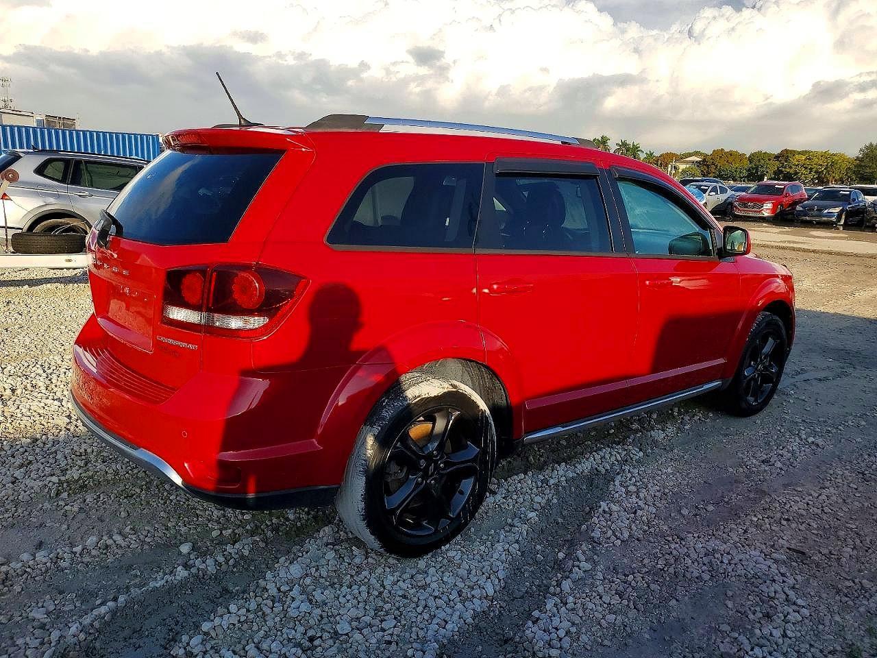 2018 Dodge Journey Crossroad - Image 3