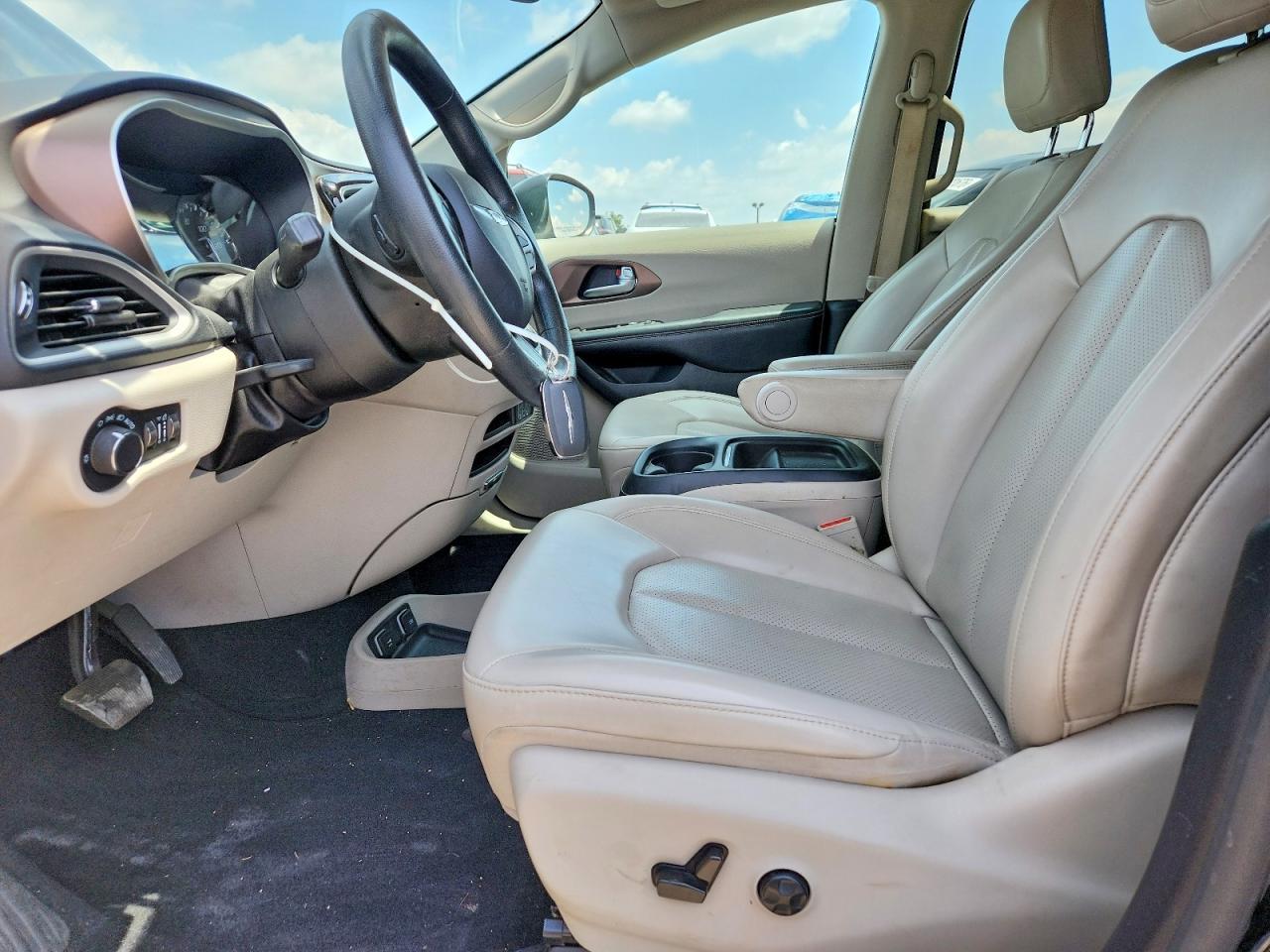2021 Chrysler Voyager Lxi - Image 7