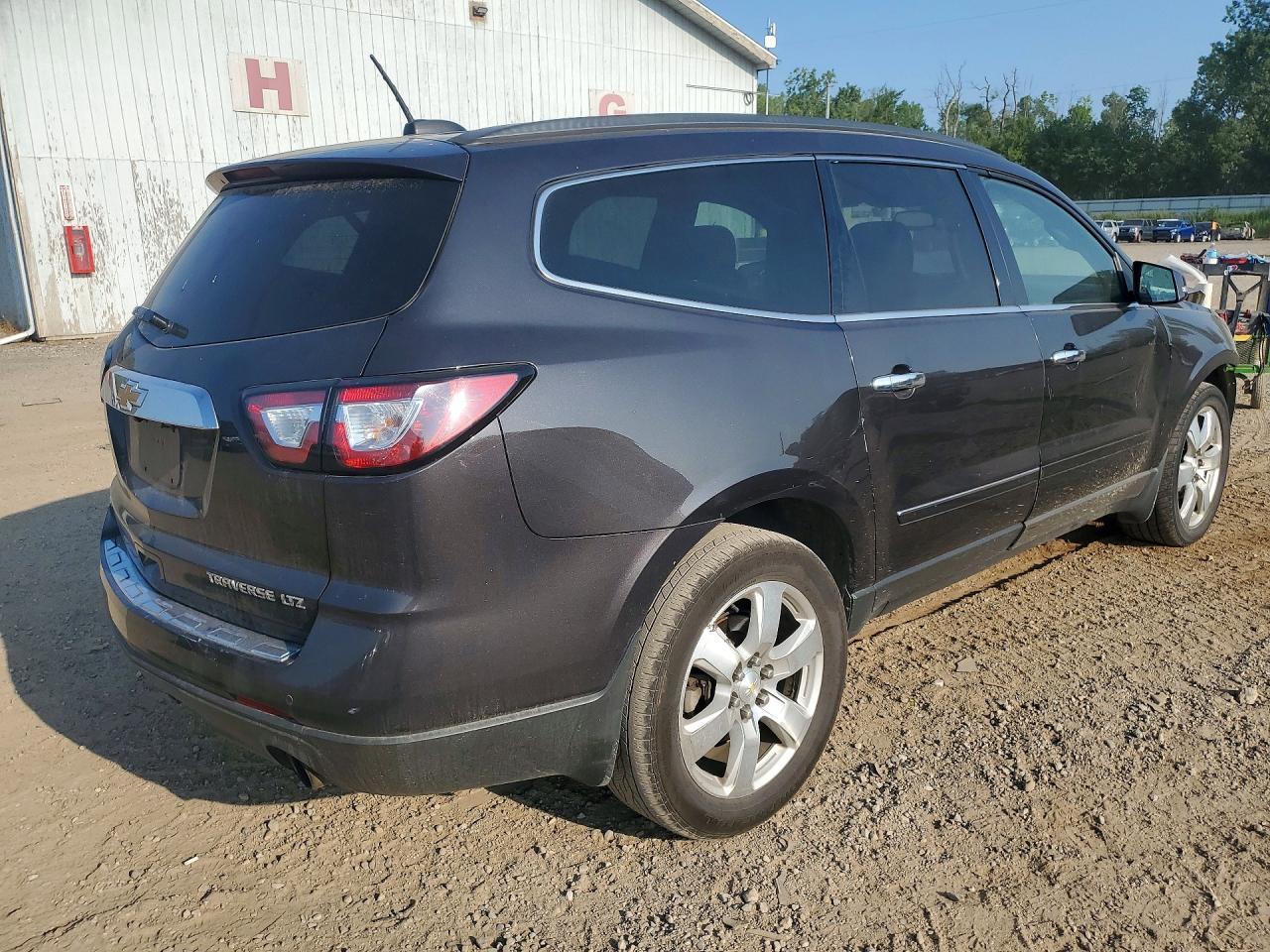 2016 Chevrolet Traverse Ltz - Image 3