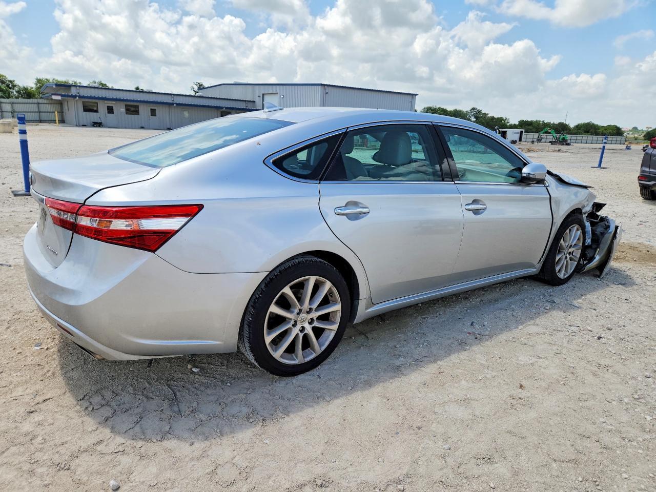 2013 Toyota Avalon Xle - Image 3