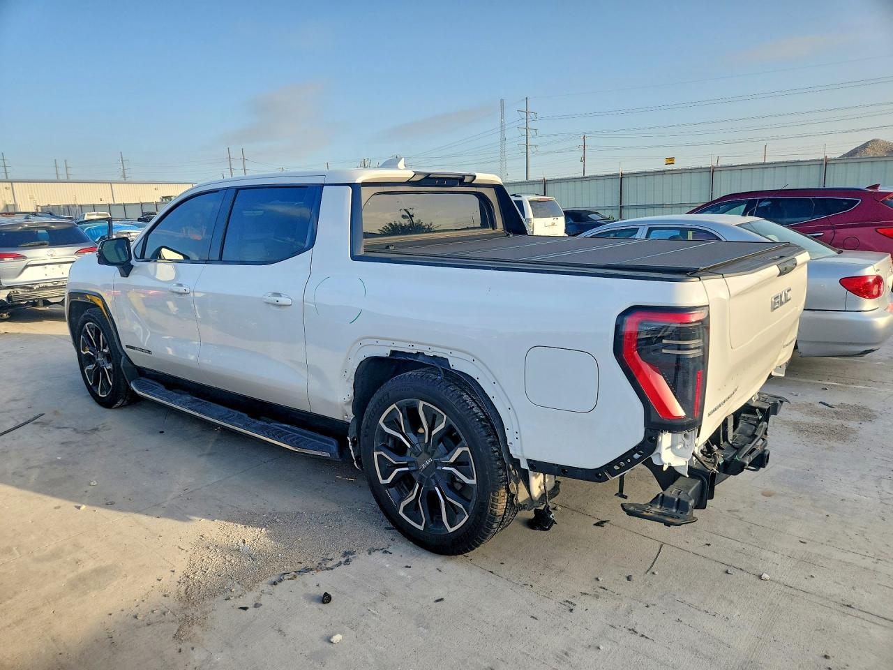 2025 GMC Sierra - Фото 2
