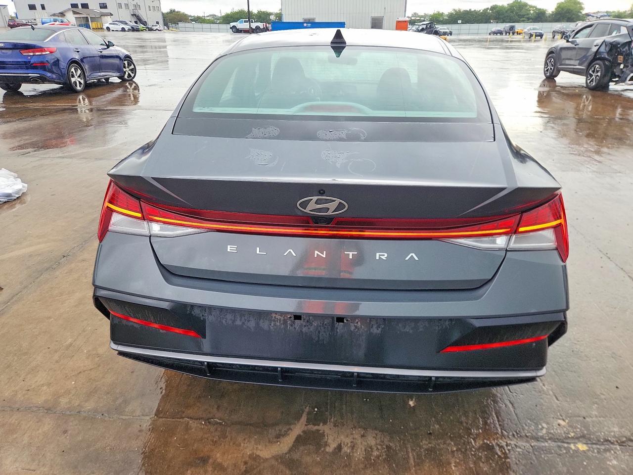 2024 Hyundai Elantra Sel - Image 6