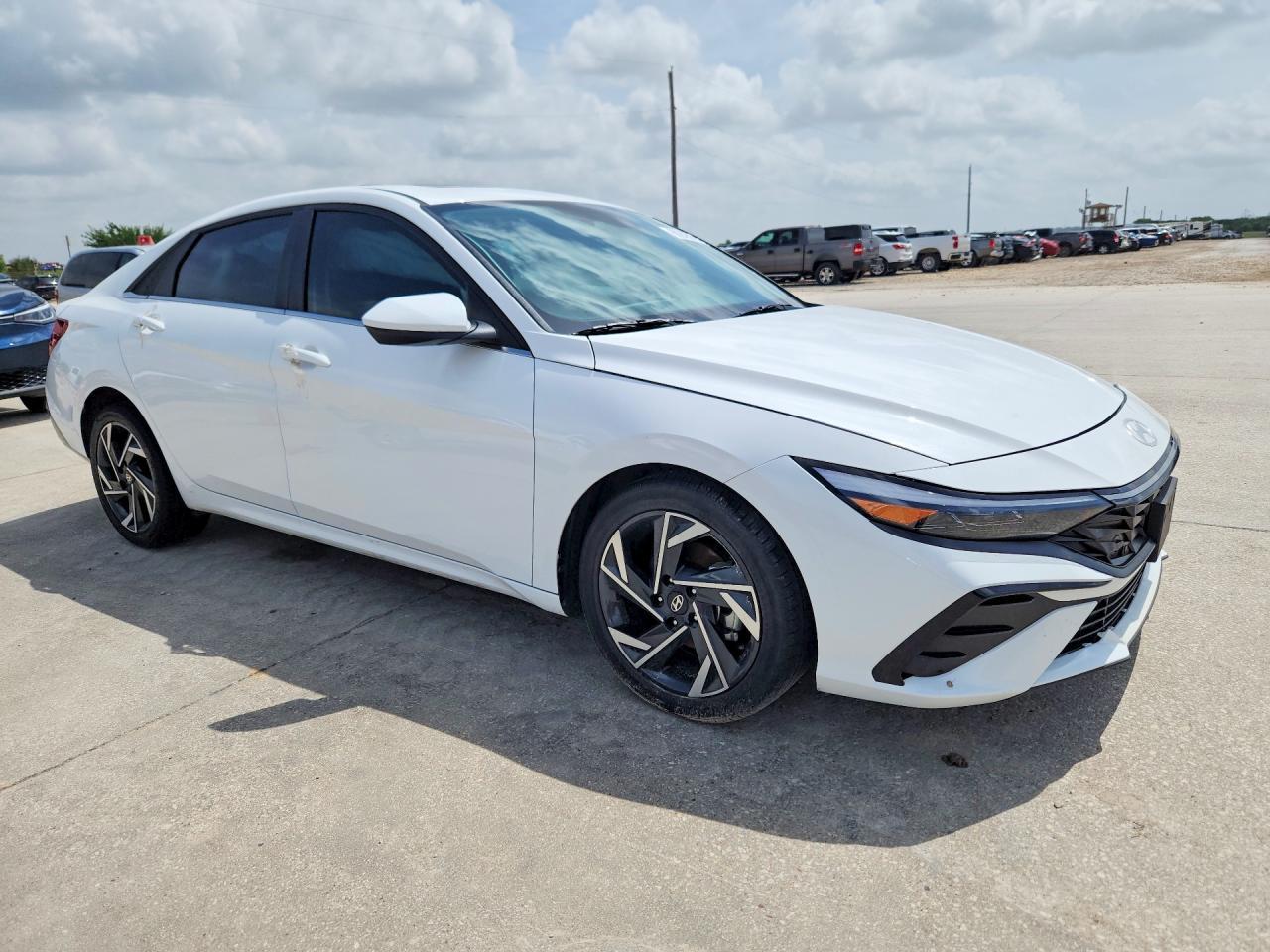 2024 Hyundai Elantra Sel - Фото 4