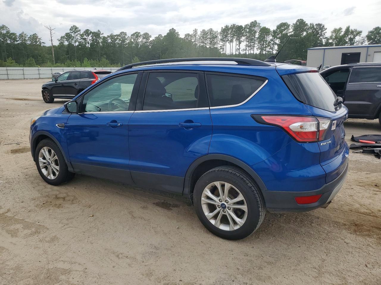 2018 Ford Escape Se - Фото 2