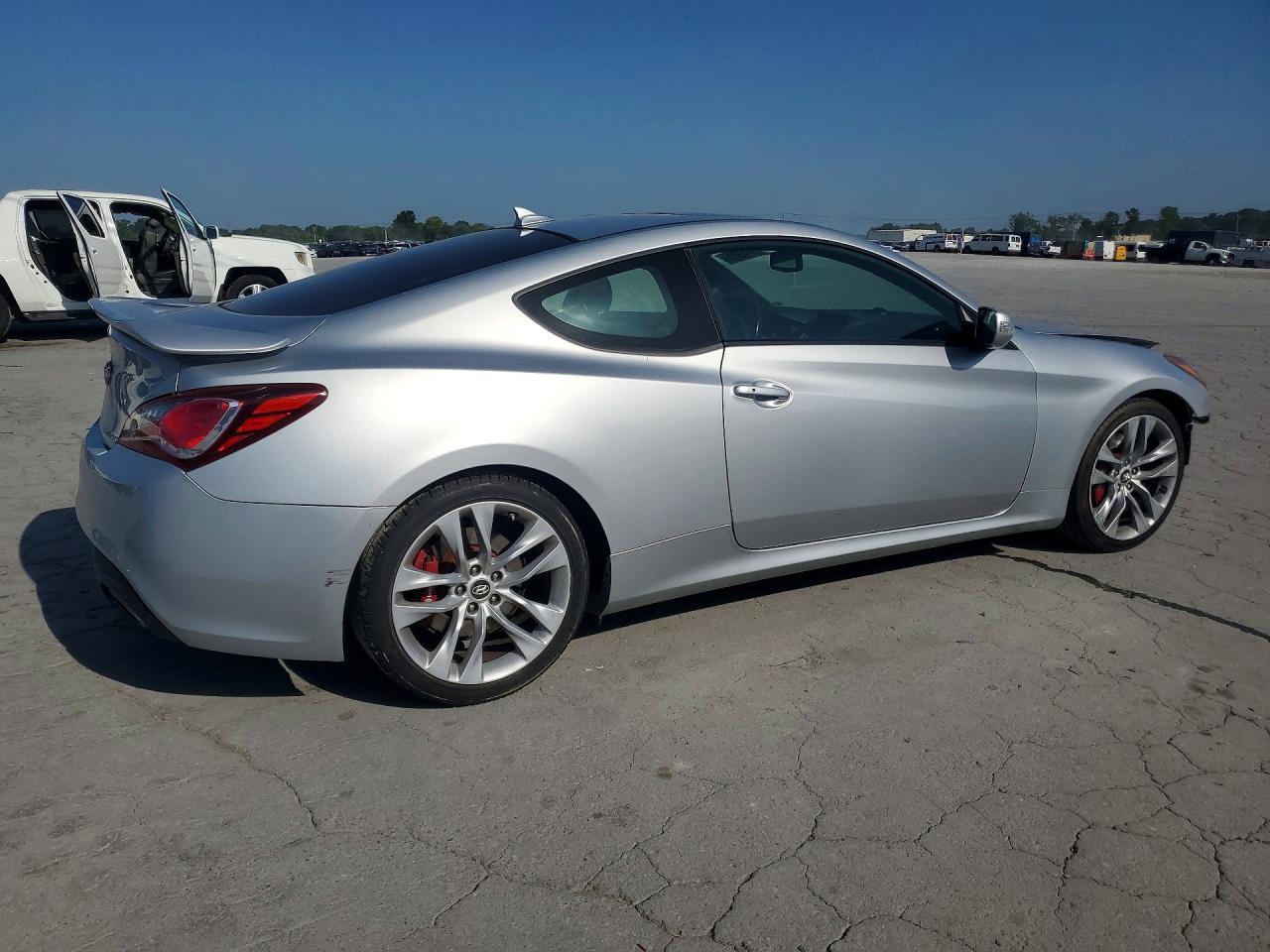 2013 Hyundai Genesis Coupe 3.8L - Фото 3